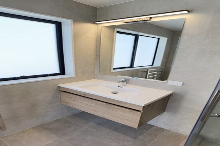 Photo of property in 9d Janome Place, Bucklands Beach, Auckland, 2014