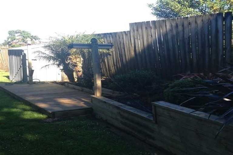 Photo of property in 2/37 Toru Street, Te Atatu Peninsula, Auckland, 0610