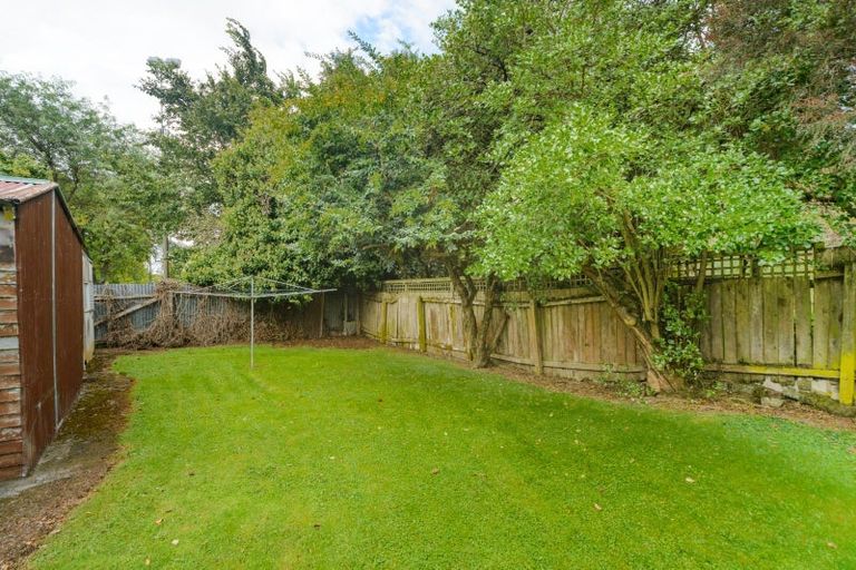 Photo of property in 42 Shamrock Street, Takaro, Palmerston North, 4412