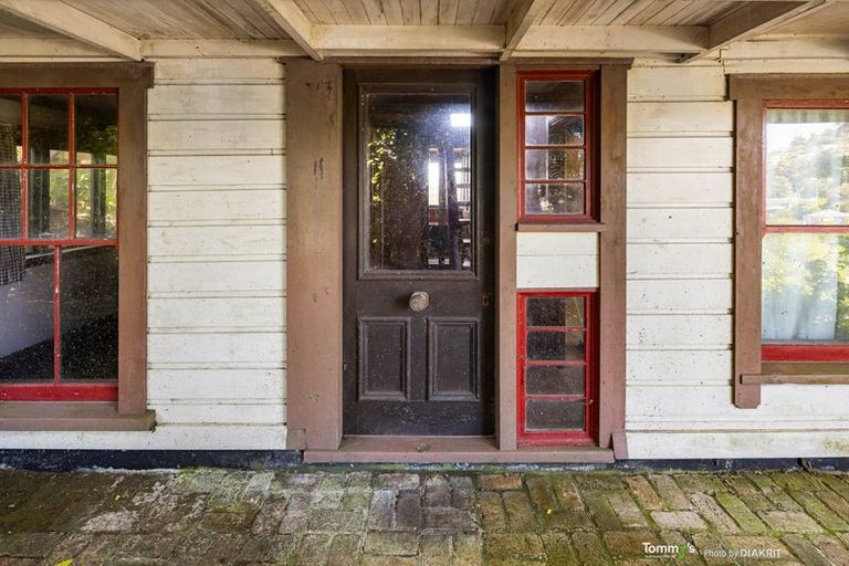 Photo of property in 4 Governor Road, Northland, Wellington, 6012