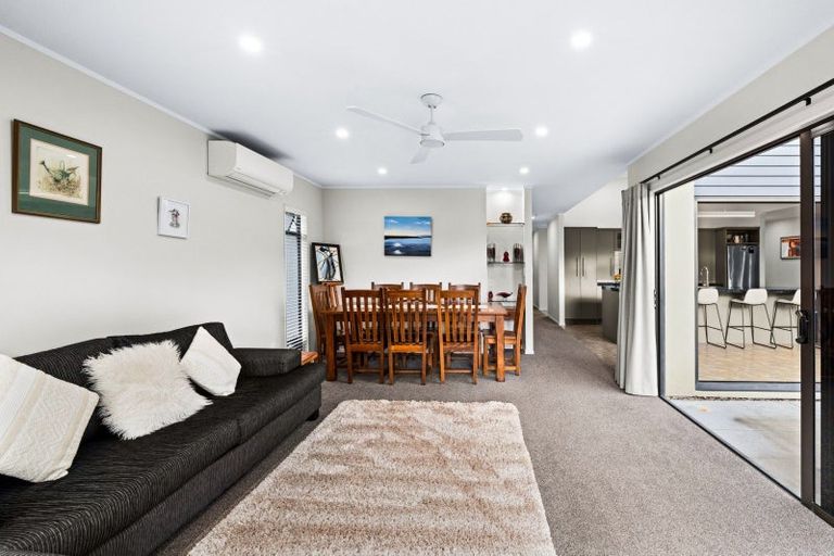 Photo of property in 27 Pinotage Drive, Greenmeadows, Napier, 4112