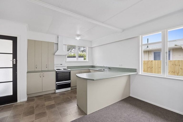 Photo of property in 50 Ramanui Avenue, Hawera, 4610