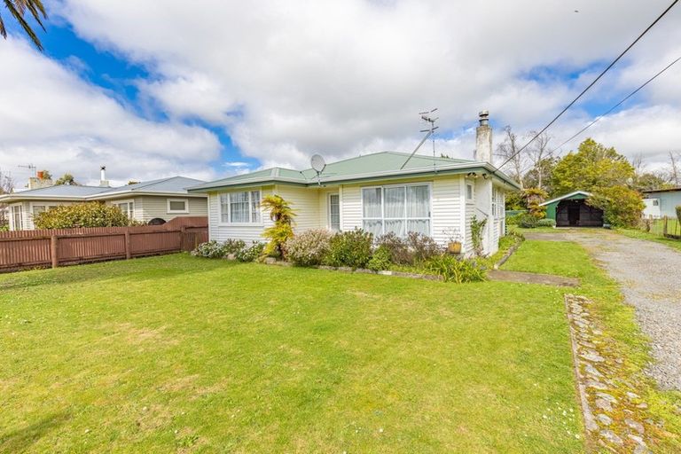 Photo of property in 12 Tiraumea Road, Pahiatua, 4910