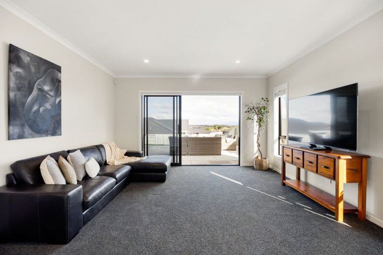 Photo of property in 10 Kapua Crescent, Rototuna North, Hamilton, 3210