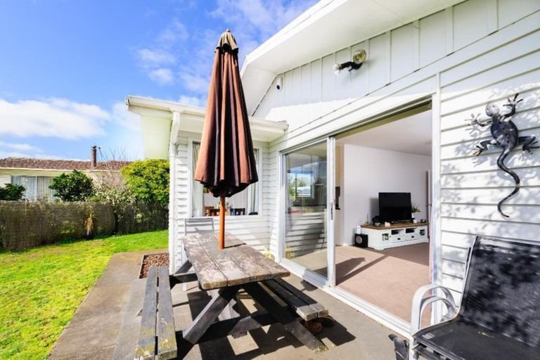 Photo of property in 1 Ronald Place, Manurewa, Auckland, 2102