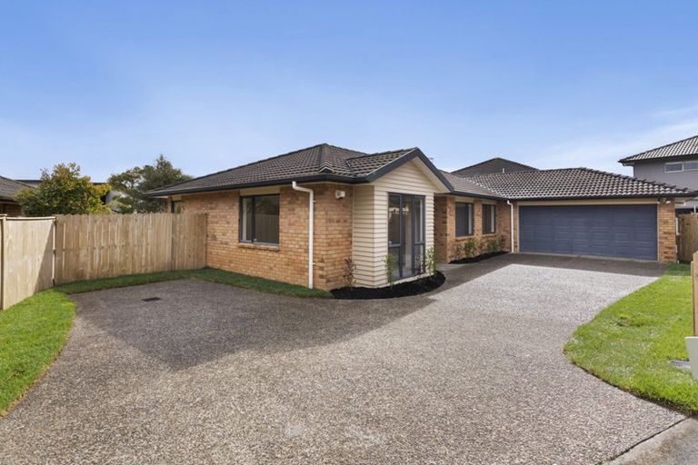 Photo of property in 12 Elwyn Close, Flat Bush, Auckland, 2016