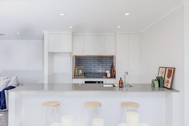 Photo of property in 16 Austin Reid Avenue, Carterton, 5713