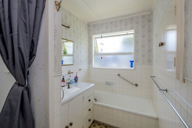 Photo of property in 22 Kings Drive, Levin, 5510