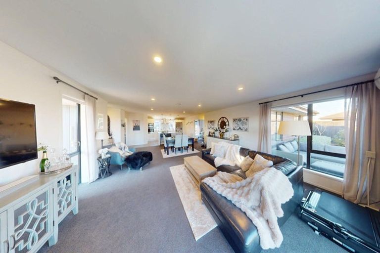 Photo of property in 24 Macdonald Heights, Feilding, 4702