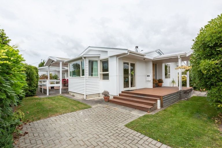 Photo of property in 2 Balmoral Street, Taradale, Napier, 4112