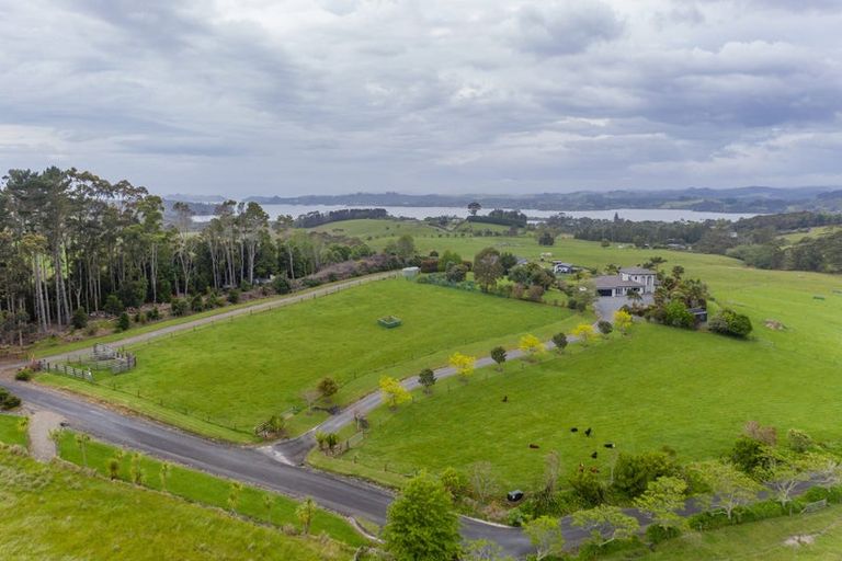 Photo of property in 21 Magnolia Tree Lane, Kerikeri, 0294