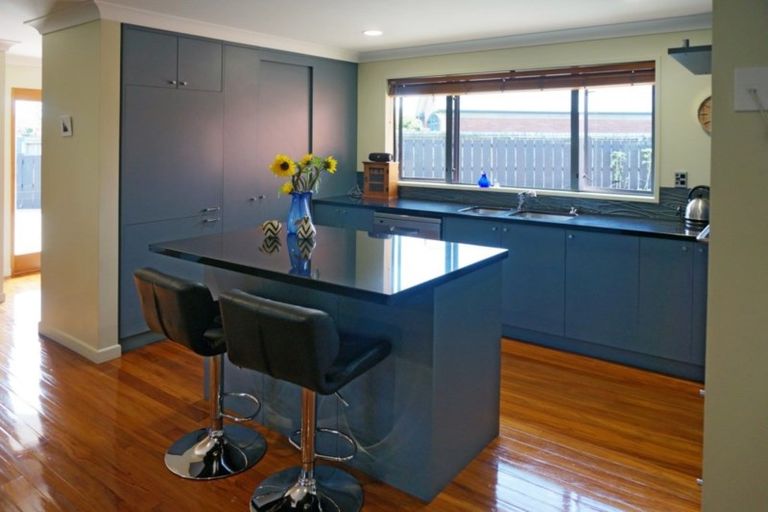 Photo of property in 4 Craig Street, Waikiwi, Invercargill, 9810