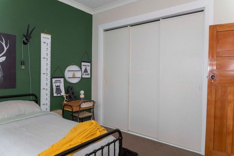 Photo of property in 21a Burns Street, Dannevirke, 4930