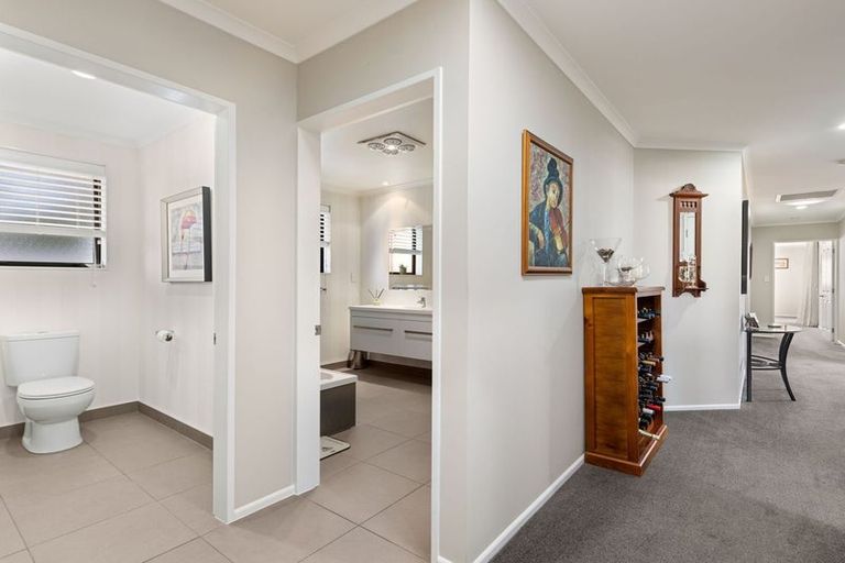 Photo of property in 6 Liberty Grove, Kelvin Grove, Palmerston North, 4414