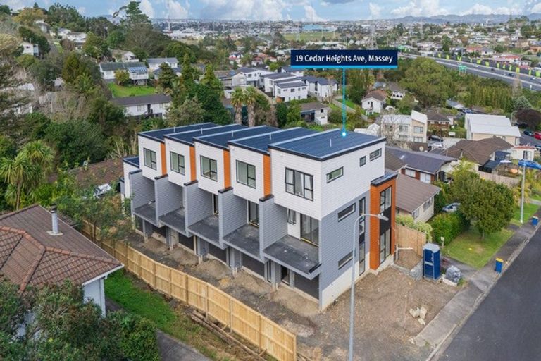 Photo of property in 19 Cedar Heights Avenue, Massey, Auckland, 0614
