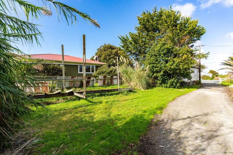Photo of property in 18 Ruawai Wharf Road, Ruawai, 0530