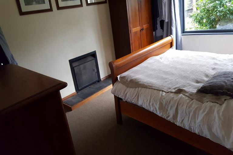 Photo of property in 8 Hinau Street, Eastbourne, Lower Hutt, 5013