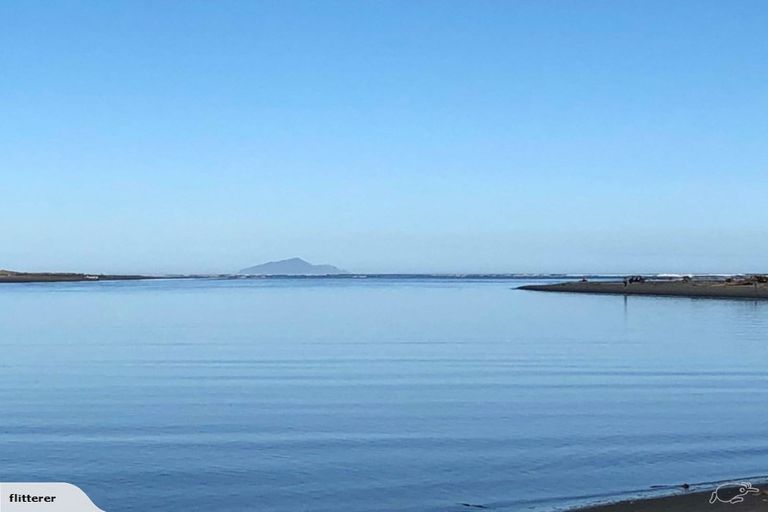 Photo of property in 52 Nash Parade, Foxton Beach, Foxton, 4815