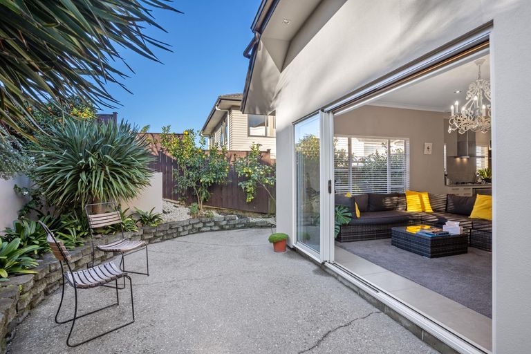 Photo of property in 5 Chateau Rise, Flat Bush, Auckland, 2016