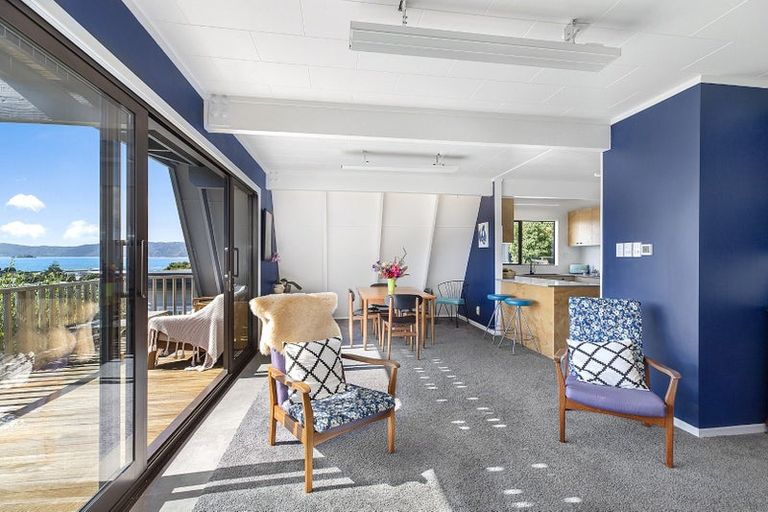 Photo of property in 49 Mantell Street, Seatoun, Wellington, 6022