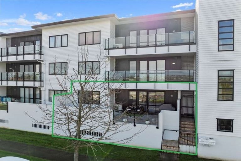 Photo of property in 7/130 Stancombe Road, Flat Bush, Auckland, 2016