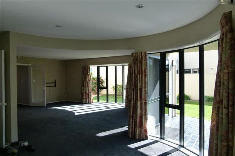 Photo of property in 2/12 Claverley Gardens, Avonhead, Christchurch, 8042