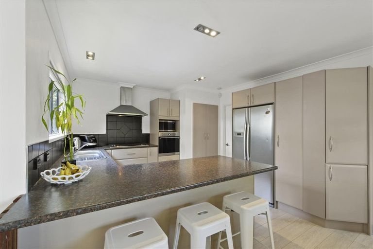 Photo of property in 6 Himalaya Drive, Half Moon Bay, Auckland, 2012