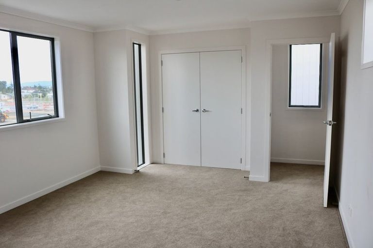 Photo of property in 94 Hobsonville Point Road, Hobsonville, Auckland, 0616