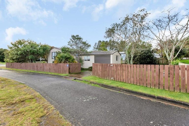 Photo of property in 15 Tamure Place, Ruakaka, 0116