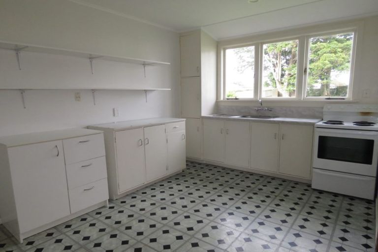 Photo of property in 28 Nile Road, Kelston, Auckland, 0602