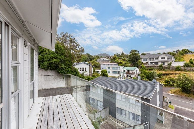 Photo of property in 9/124 Redwood Avenue, Tawa, Wellington, 5028