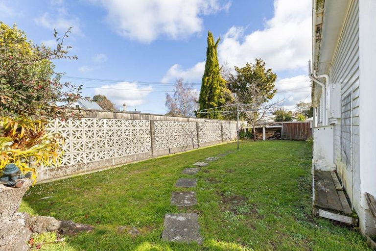 Photo of property in 15 Bull Street, Bulls, 4818