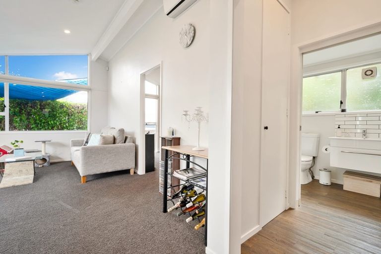 Photo of property in 3 Thomas Avenue, Te Atatu Peninsula, Auckland, 0610