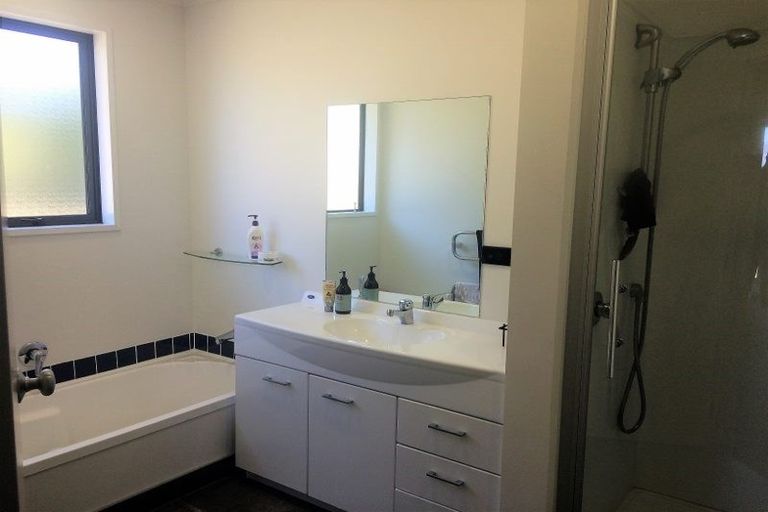 Photo of property in 15 Drake Place, Lake Hawea, Wanaka, 9382