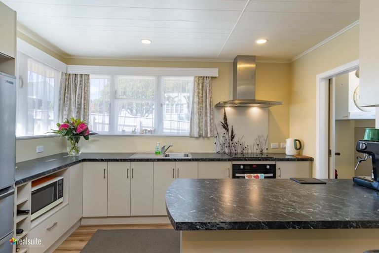 Photo of property in 63 Waihemo Street, Waitangirua, Porirua, 5024