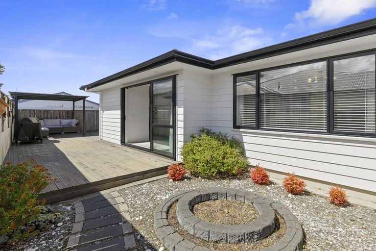 Photo of property in 11 Poulson Grove, Trentham, Upper Hutt, 5018