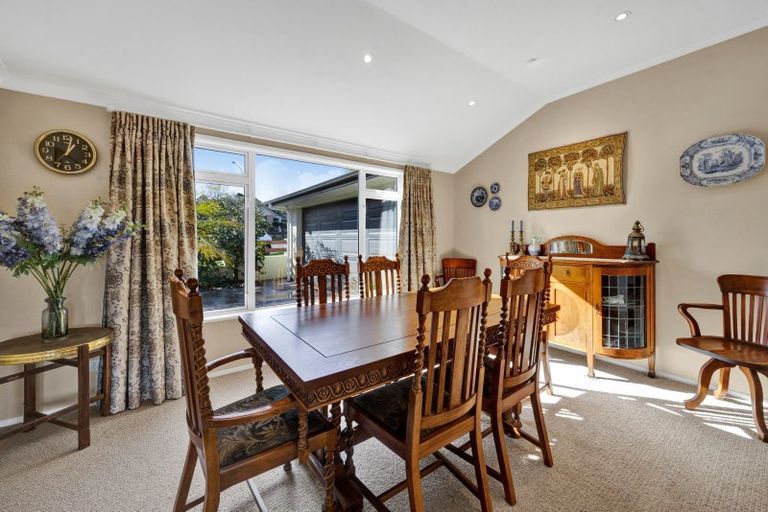 Photo of property in 15 Anderson Way, Highlands Park, New Plymouth, 4312