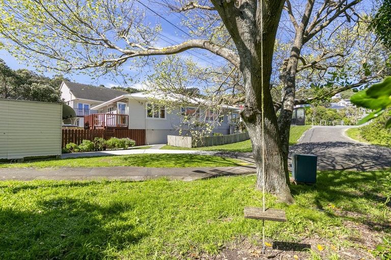 Photo of property in 1 Melrose Road, Island Bay, Wellington, 6023