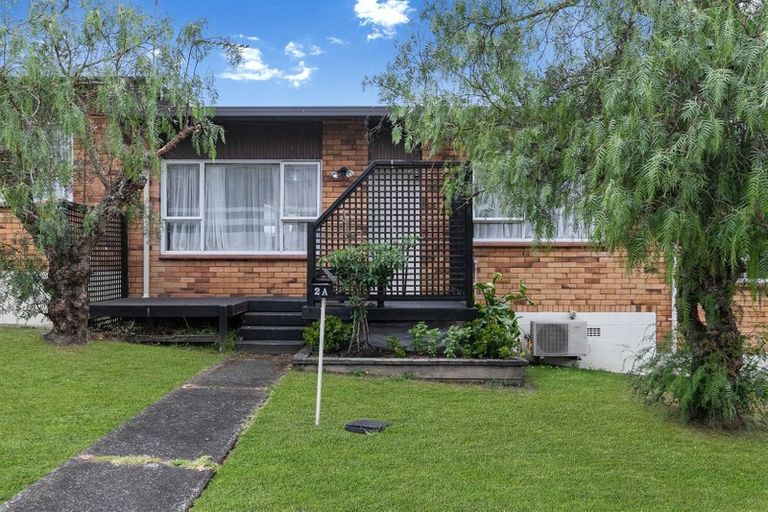 Photo of property in 1/2 Halberg Street, Glenfield, Auckland, 0629