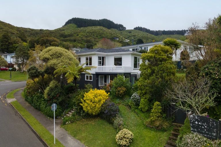 Photo of property in 115 Oriel Avenue, Tawa, Wellington, 5028