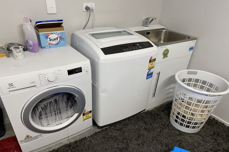 Photo of property in 2/23 Montgomery Crescent, Bader, Hamilton, 3206