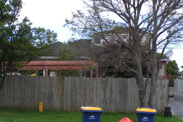 Photo of property in 1/64 Eversleigh Road, Belmont, Auckland, 0622