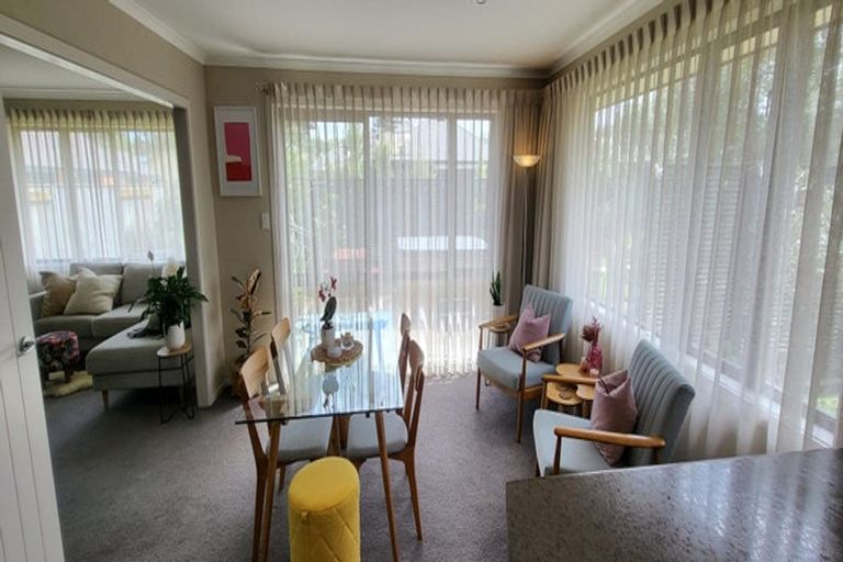 Photo of property in 16 Chestnut Close, Kelvin Grove, Palmerston North, 4414