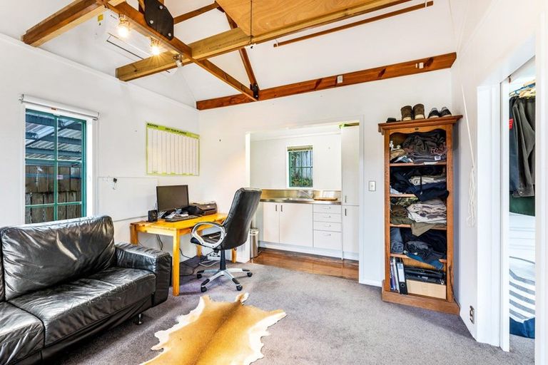 Photo of property in 2/9 Montgomery Street, Stokes Valley, Lower Hutt, 5019