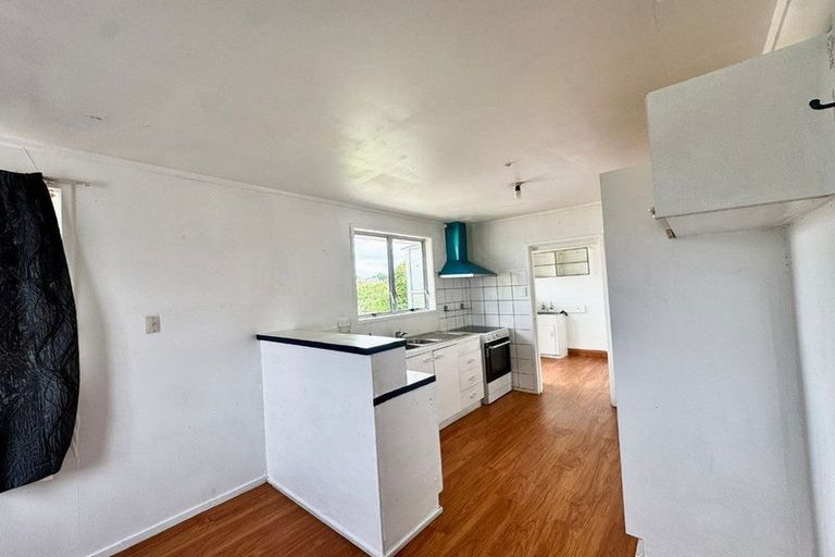 Photo of property in 52 Roick Parade, Glen Eden, Auckland, 0602