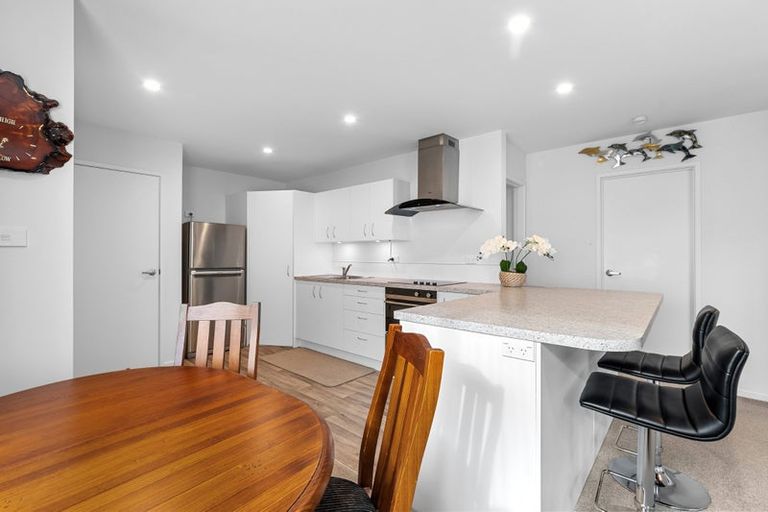 Photo of property in 11 Kamahi Crescent, Papamoa Beach, Papamoa, 3118