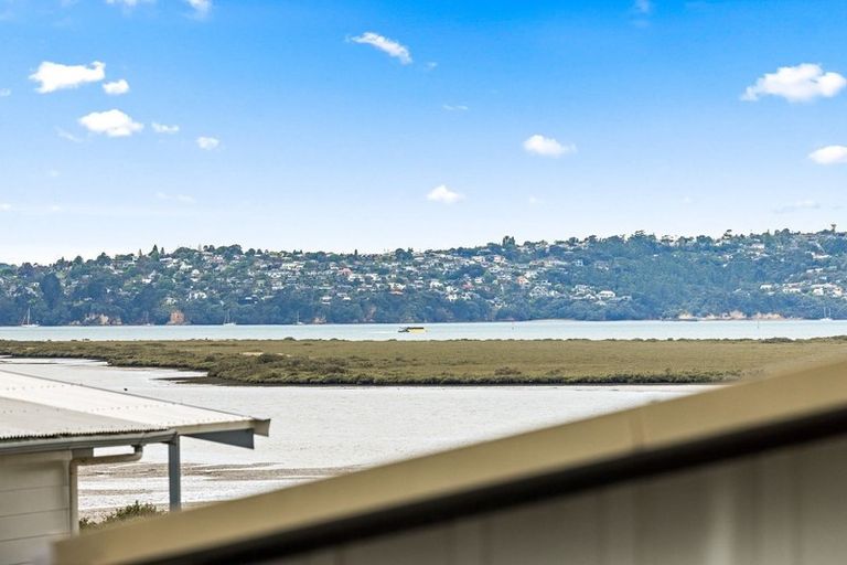 Photo of property in 50 Allington Road, Massey, Auckland, 0614