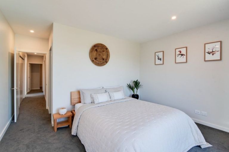 Photo of property in 10 Fife Court, Jacks Point, Queenstown, 9371