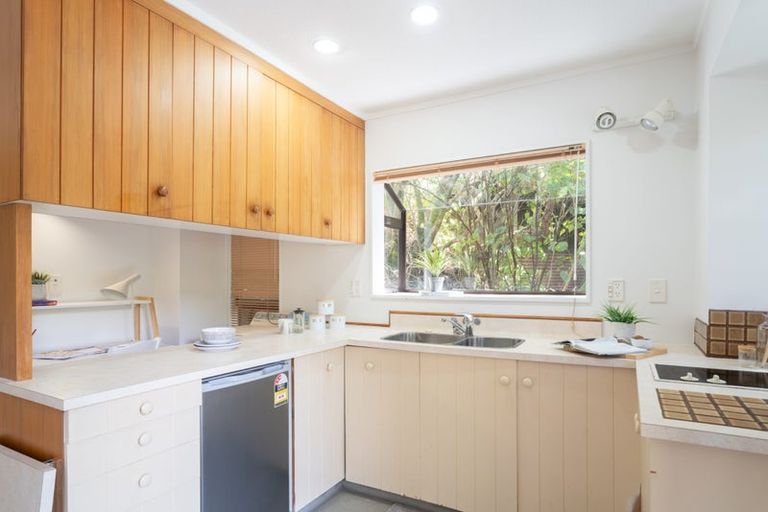 Photo of property in 18 Roys Road, Plimmerton, Porirua, 5026