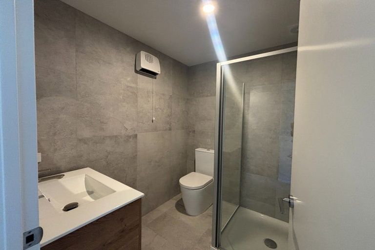 Photo of property in 2/86 Holly Road, St Albans, Christchurch, 8014